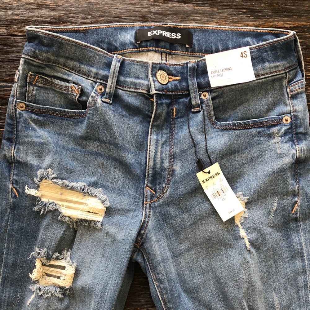 NWT Express Denim distressed Ankle Mid Rise